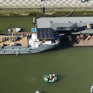 De Coaster Botel