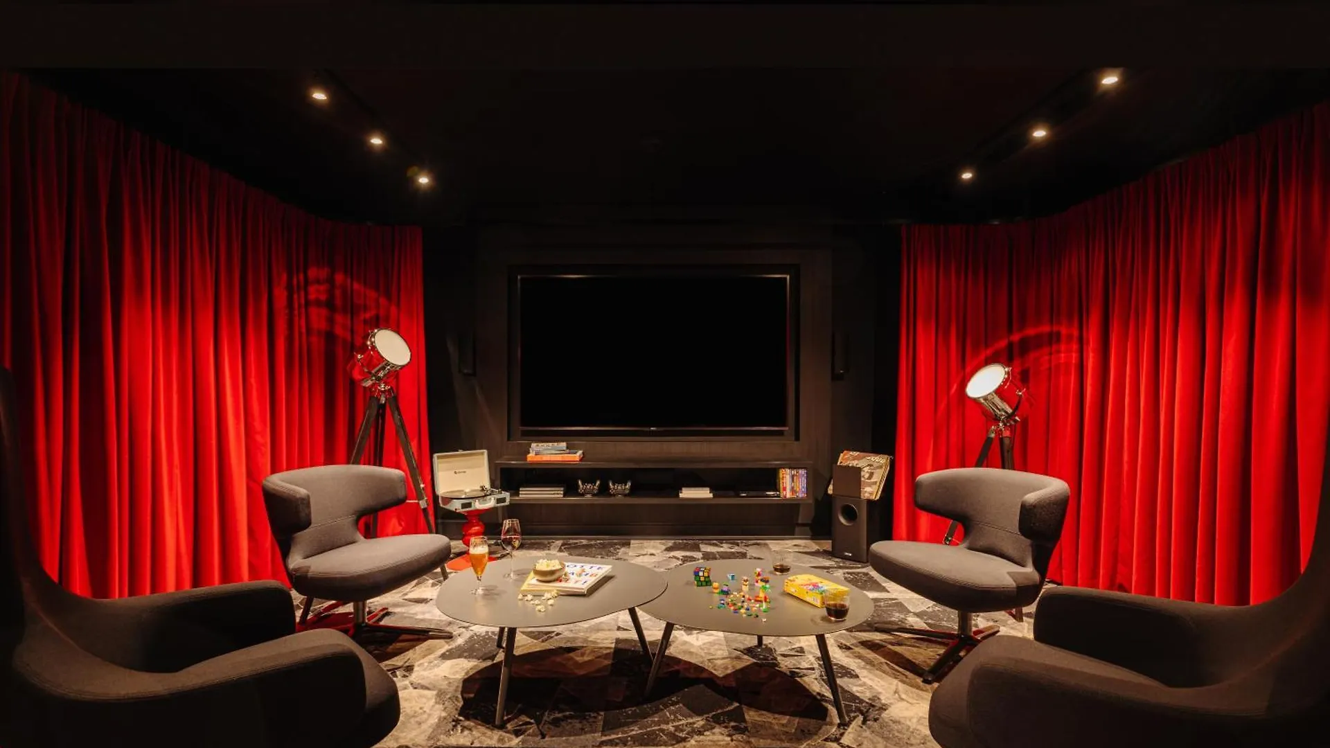 Leonardo Hotel Rotterdam Savoy